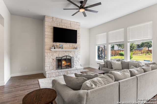 Listing photo id 5 for 239 Lawrence