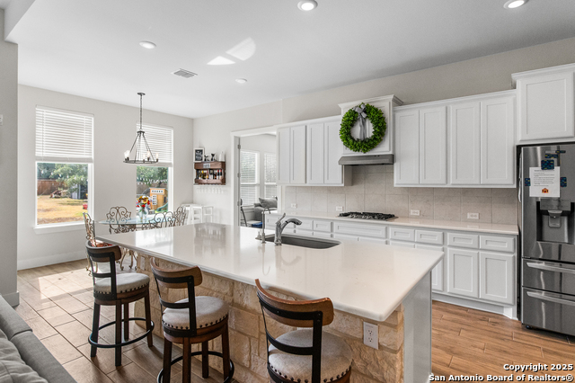 Listing photo id 7 for 239 Lawrence