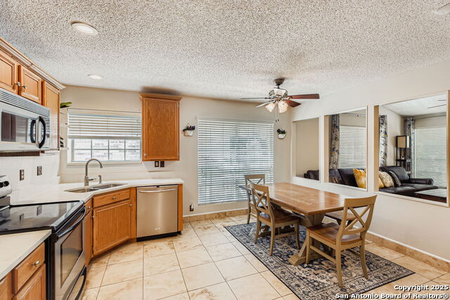 Image 4 of 20 For 9319 Fishers Hill