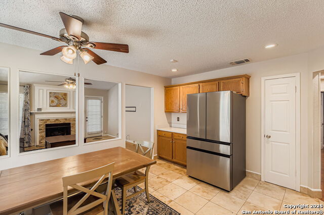 Image 6 of 20 For 9319 Fishers Hill