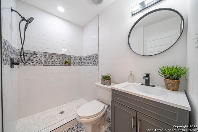 Image 13 of 31 For 162 New Haven