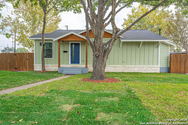 Image 2 of 31 For 162 New Haven