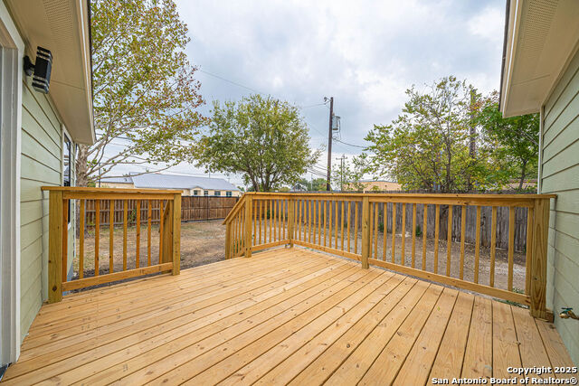 Image 21 of 31 For 162 New Haven