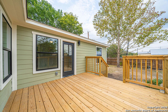 Image 22 of 31 For 162 New Haven