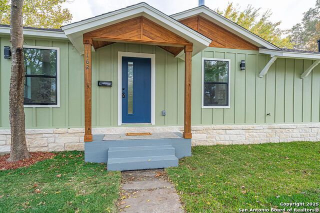 Image 4 of 31 For 162 New Haven