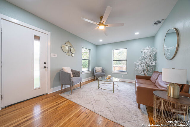 Image 5 of 31 For 162 New Haven