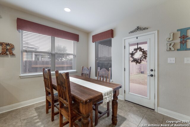 Listing photo id 8 for 8217 Lovela Bend