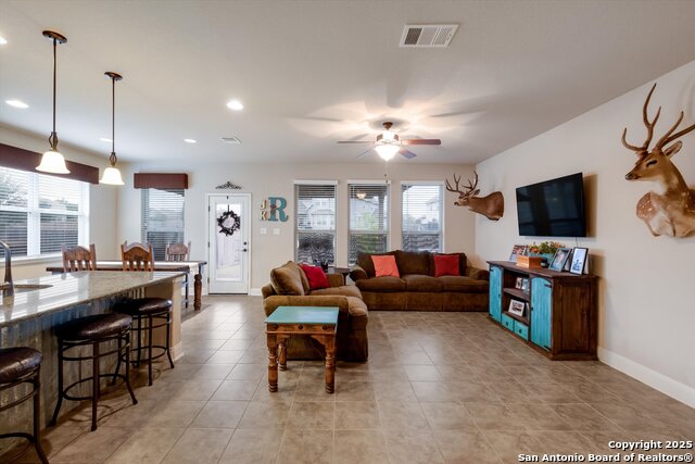 Listing photo id 9 for 8217 Lovela Bend