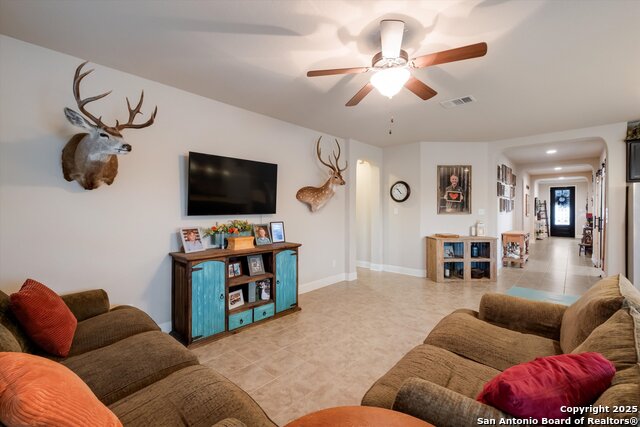 Listing photo id 11 for 8217 Lovela Bend