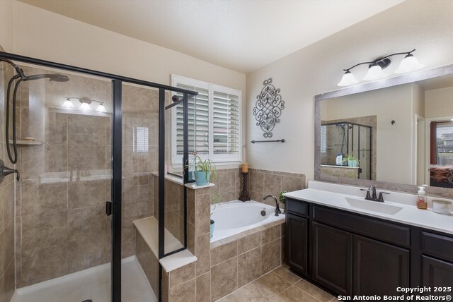 Listing photo id 15 for 8217 Lovela Bend