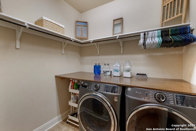 Listing photo id 21 for 8217 Lovela Bend