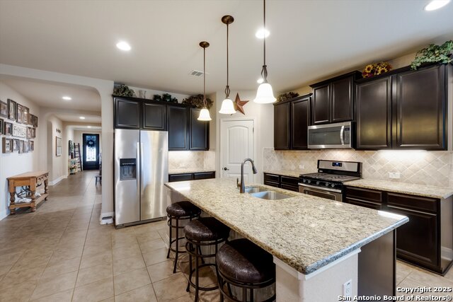 Listing photo id 4 for 8217 Lovela Bend