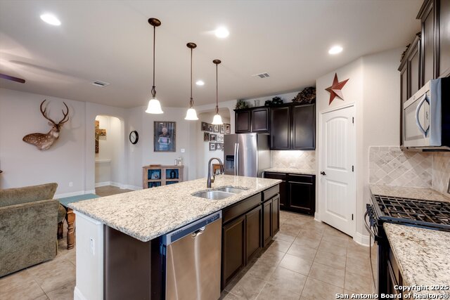 Listing photo id 5 for 8217 Lovela Bend