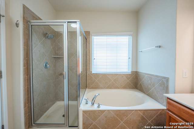 Image 15 of 34 For 8615 Emerald Sky Dr