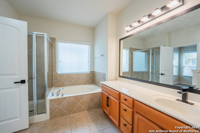 Image 16 of 34 For 8615 Emerald Sky Dr