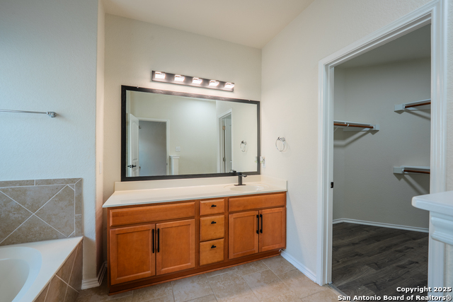 Image 17 of 34 For 8615 Emerald Sky Dr