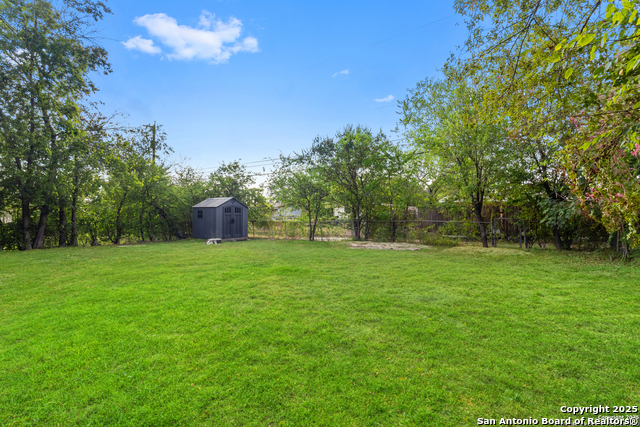 Image 15 of 16 For 466 Shannon Lee