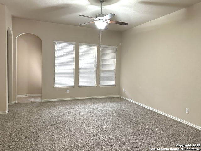 Image 14 of 21 For 15231 Stagehand