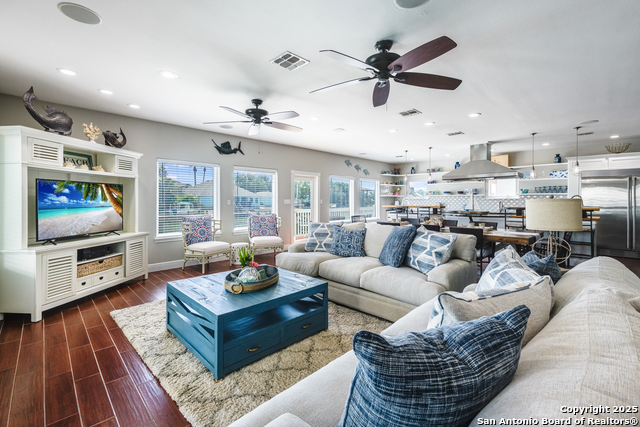 Listing photo id 8 for 474 Bayside  