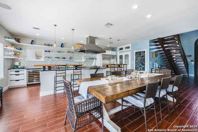 Listing photo id 10 for 474 Bayside  