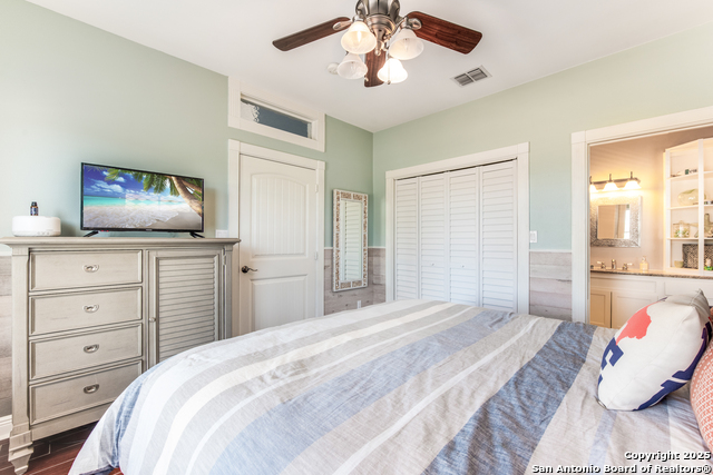 Listing photo id 15 for 474 Bayside  