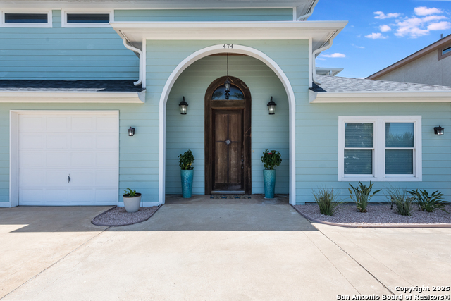 Listing photo id 0 for 474 Bayside  