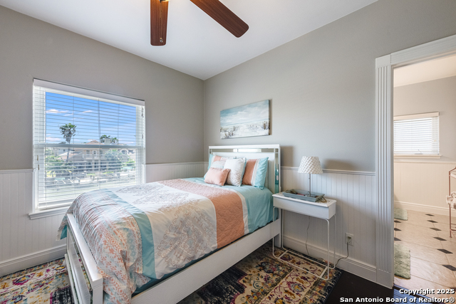 Listing photo id 32 for 474 Bayside  