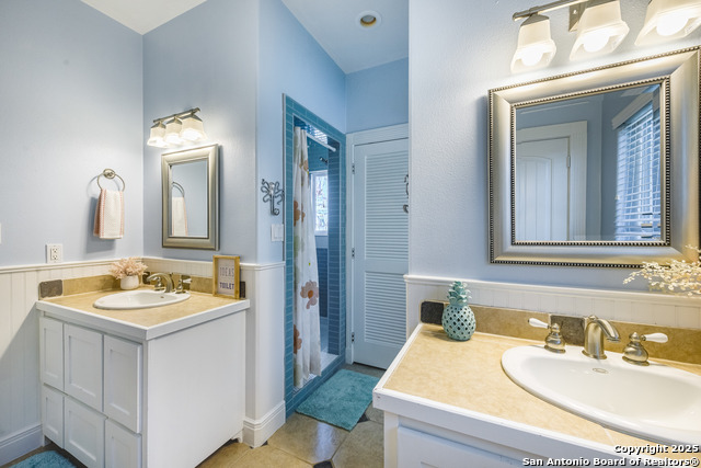 Listing photo id 35 for 474 Bayside  