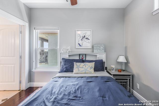 Listing photo id 38 for 474 Bayside  