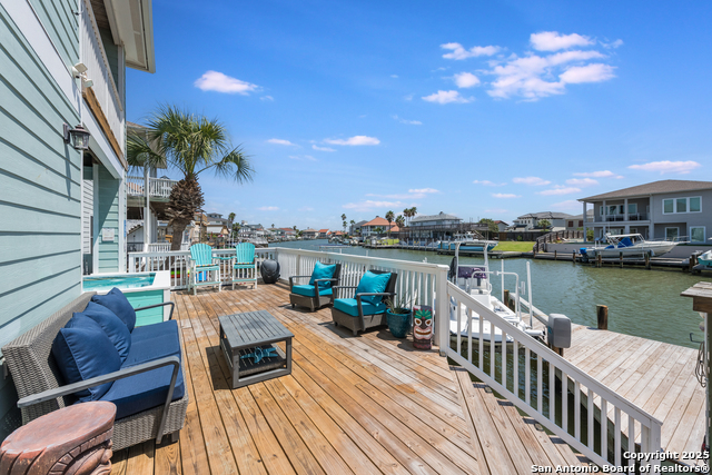 Listing photo id 43 for 474 Bayside  