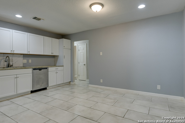 Image 12 of 18 For 4342 Lehman Dr.