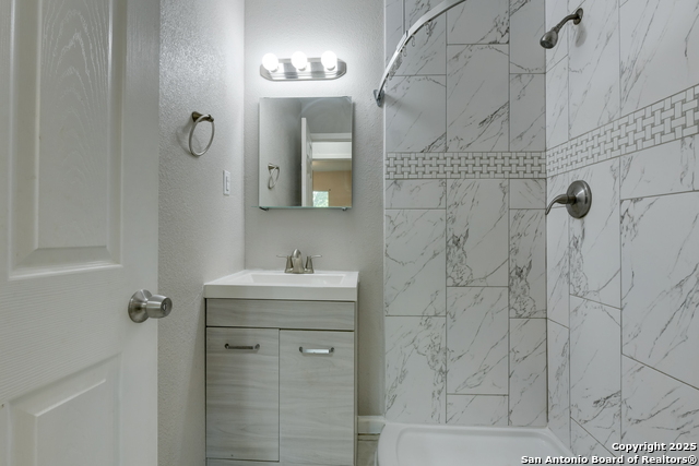 Image 5 of 18 For 4342 Lehman Dr.