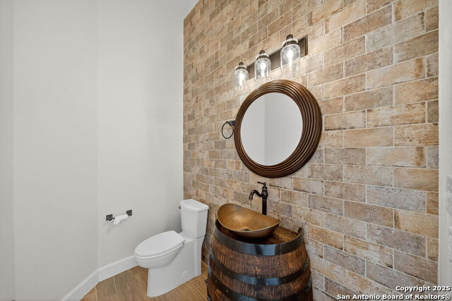 Image 22 of 50 For 145 Bucks  