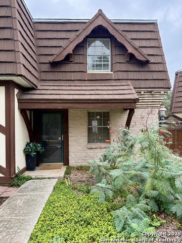 Image 13 of 19 For 8715 Starcrest  23