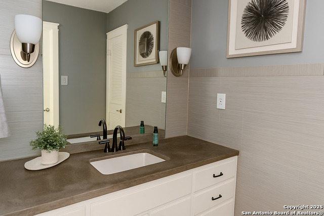 Image 7 of 19 For 8715 Starcrest  23