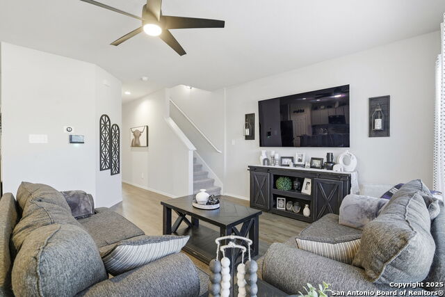 Image 11 of 26 For 419 Pleasanton