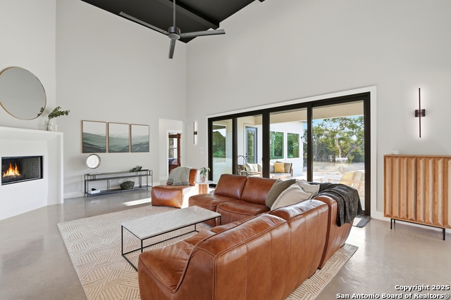 Image 9 of 52 For 5721 Dry Comal