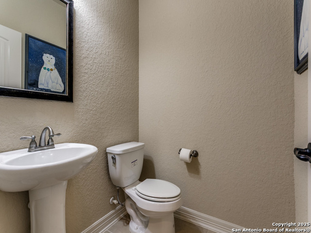 Image 33 of 41 For 2502 Dunmore Hill