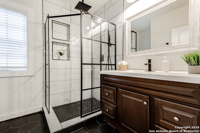 Image 18 of 22 For 324 Overlook Rd