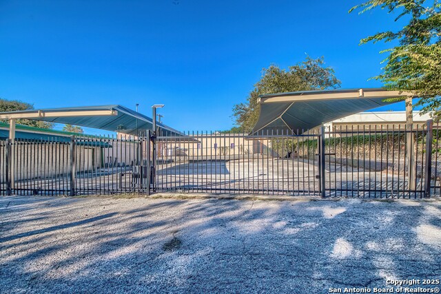 Listing photo id 24 for 120 Mesquite