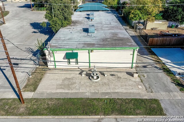 Listing photo id 1 for 120 Mesquite