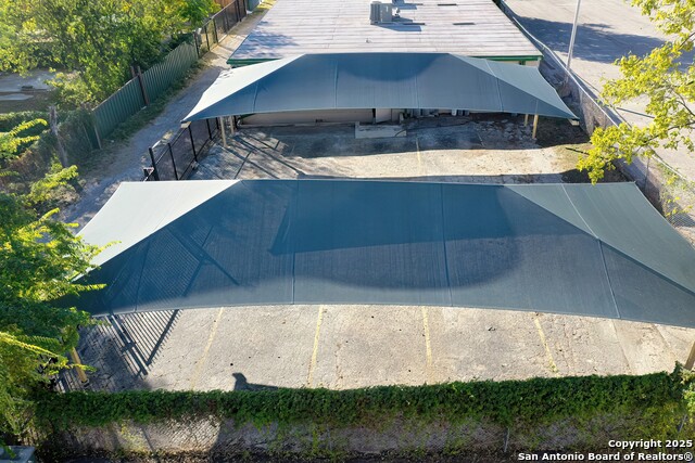 Listing photo id 34 for 120 Mesquite