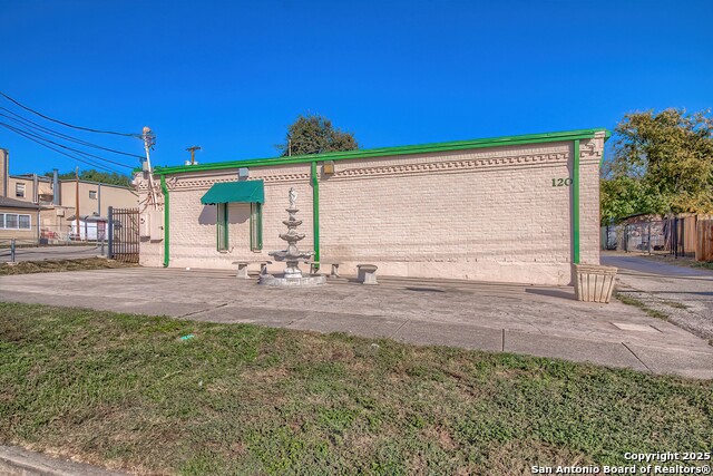 Listing photo id 2 for 120 Mesquite