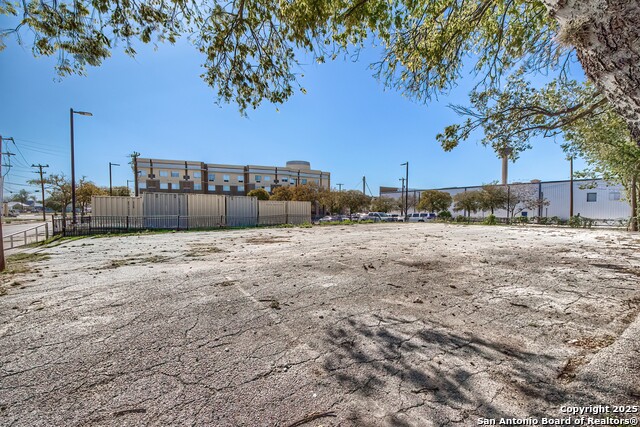 Listing photo id 38 for 120 Mesquite