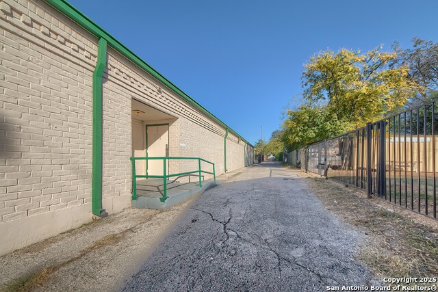 Listing photo id 5 for 120 Mesquite