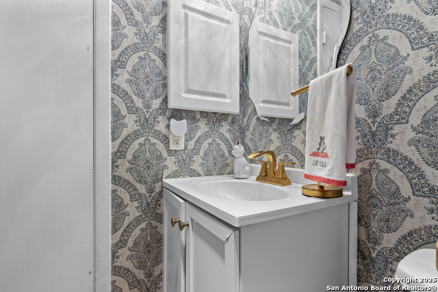 Image 24 of 27 For 829 Bitters W Apt 703