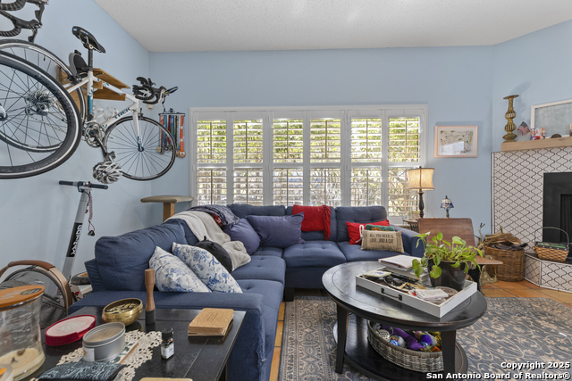 Image 5 of 27 For 829 Bitters W Apt 703