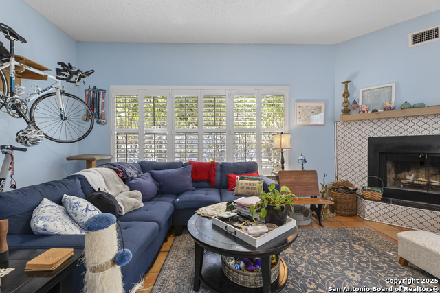 Image 6 of 27 For 829 Bitters W Apt 703