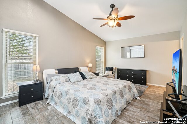 Image 21 of 32 For 5323 Cerro Vista