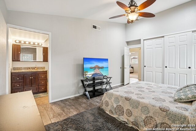 Image 22 of 32 For 5323 Cerro Vista